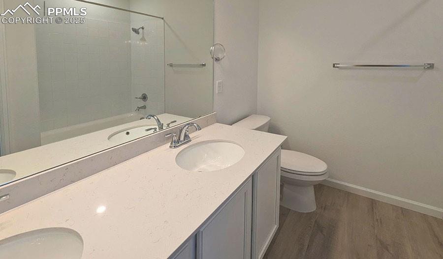 Image 10 of 11: Bathroom