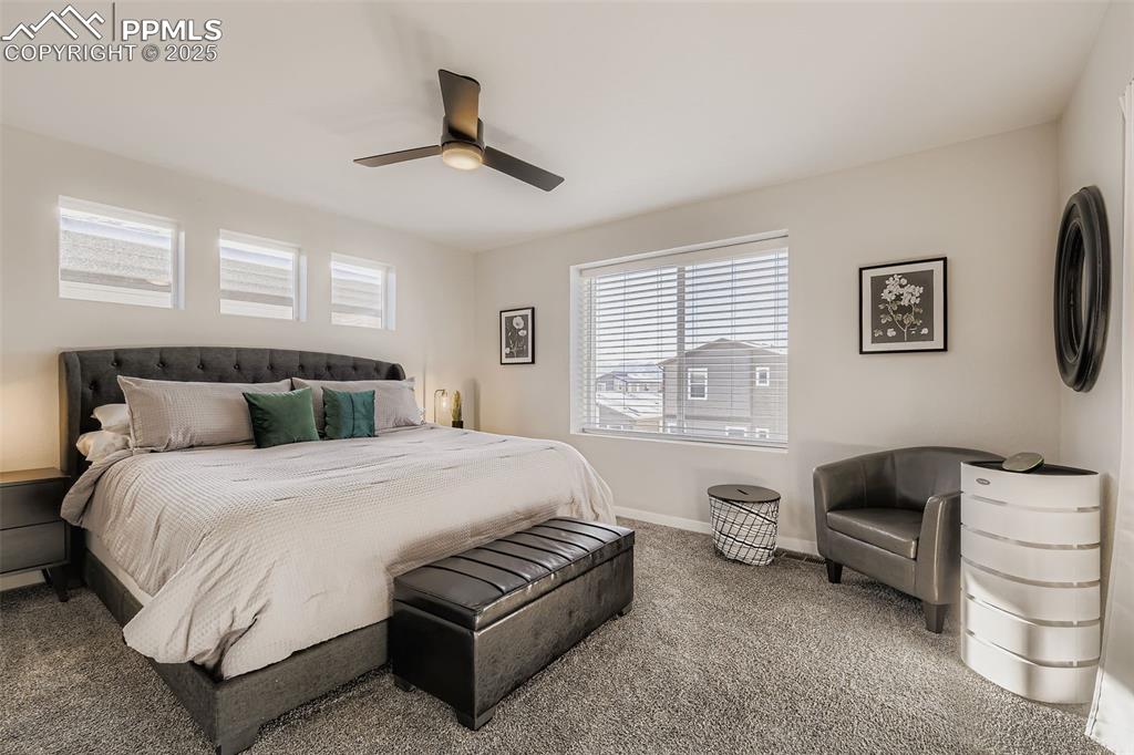 Image 17 of 28: Bedroom