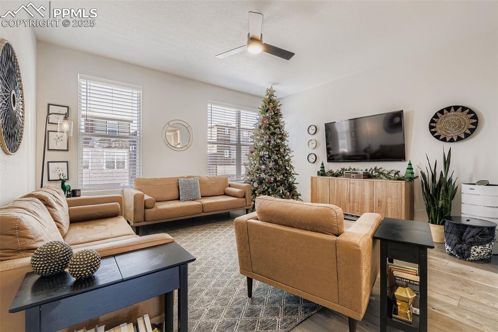 Image 5 of 28: Living Room