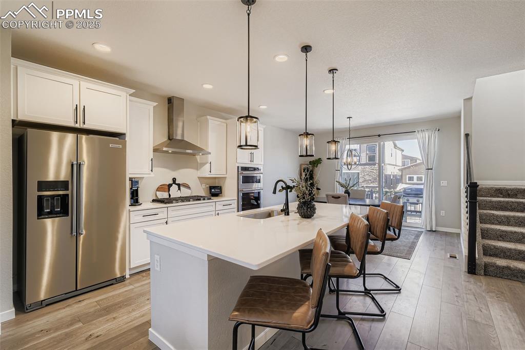 Image 8 of 28: Kitchen