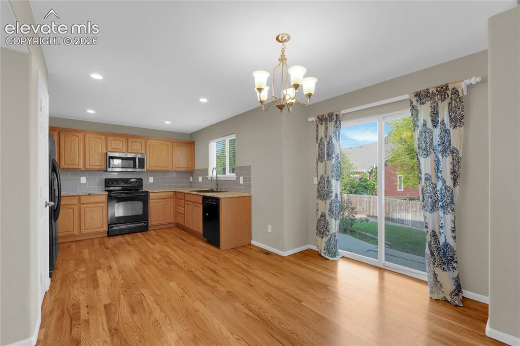 Image 8 of 24: Kitchen