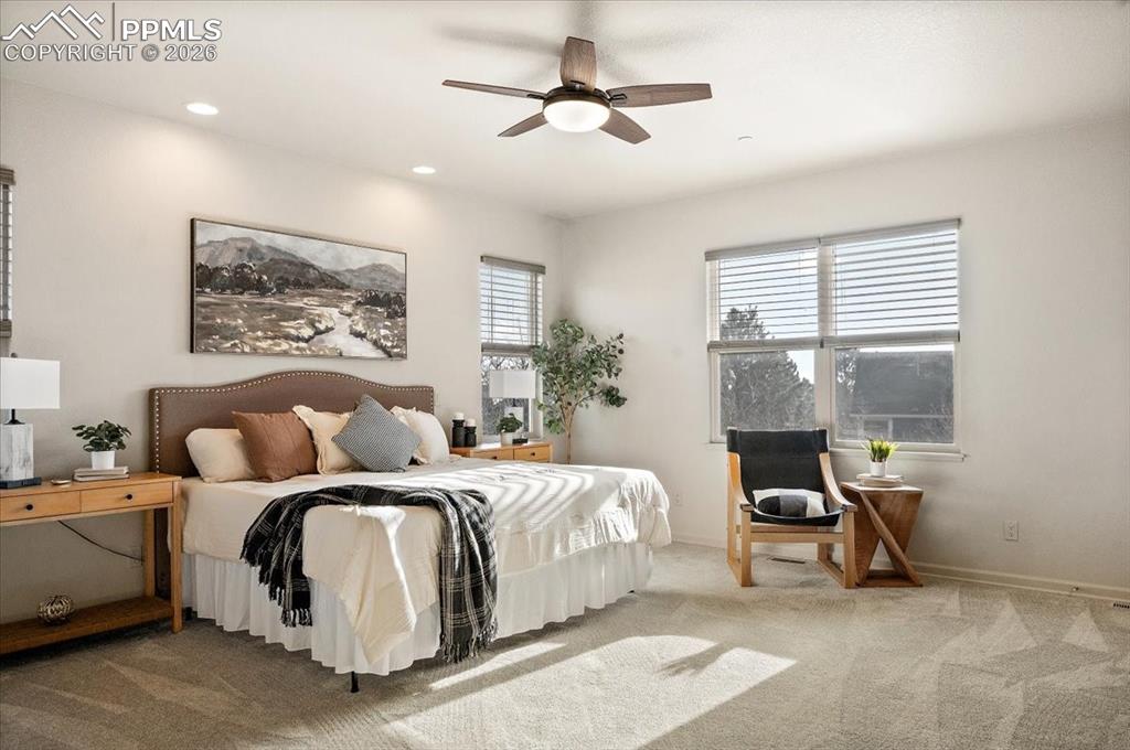 Image 8 of 35: Bedroom