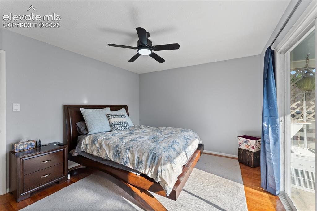 Image 18 of 48: Bedroom