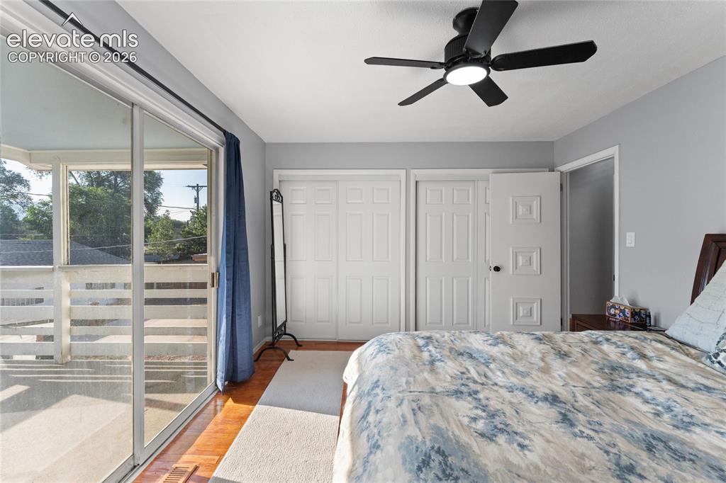 Image 19 of 48: Bedroom