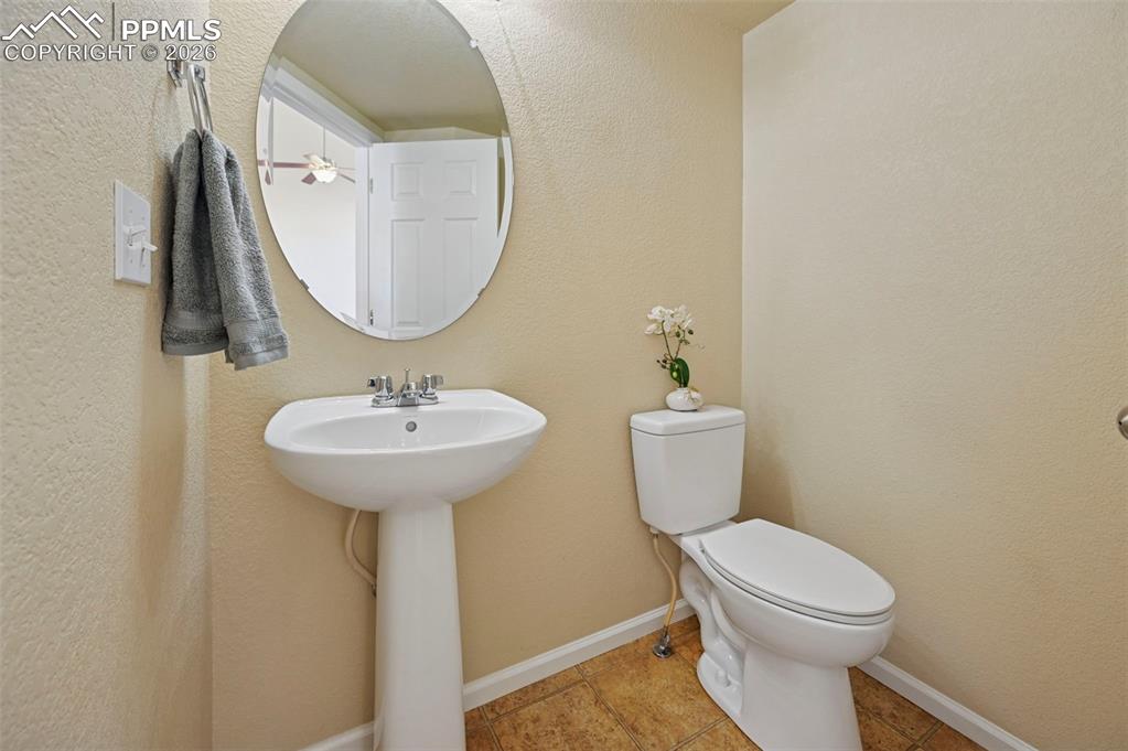 Image 19 of 45: Bathroom