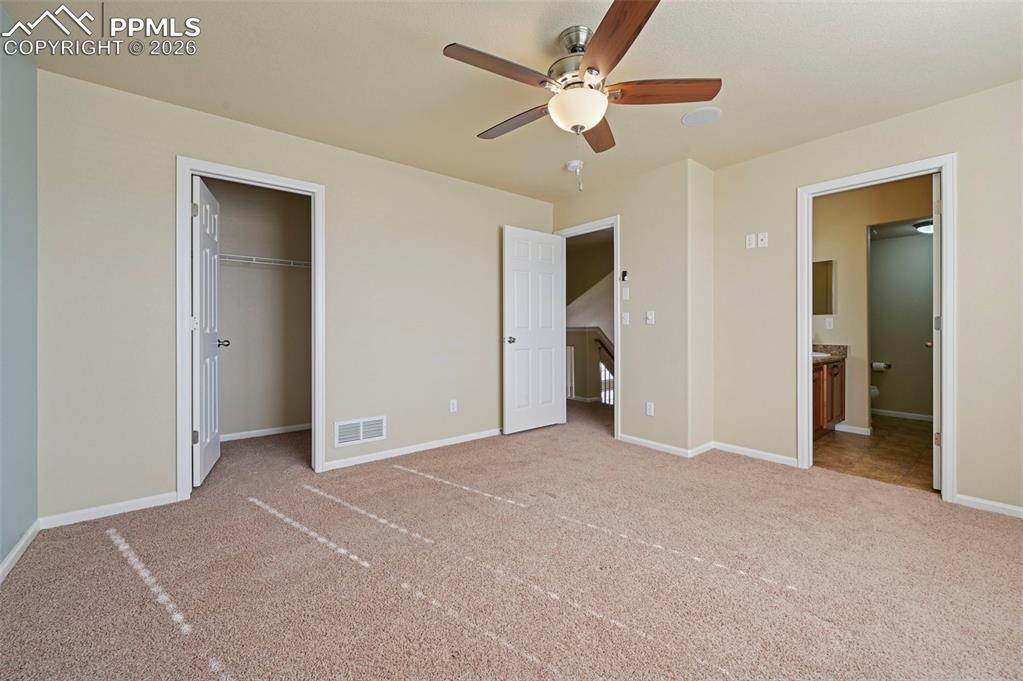 Image 24 of 45: Bedroom