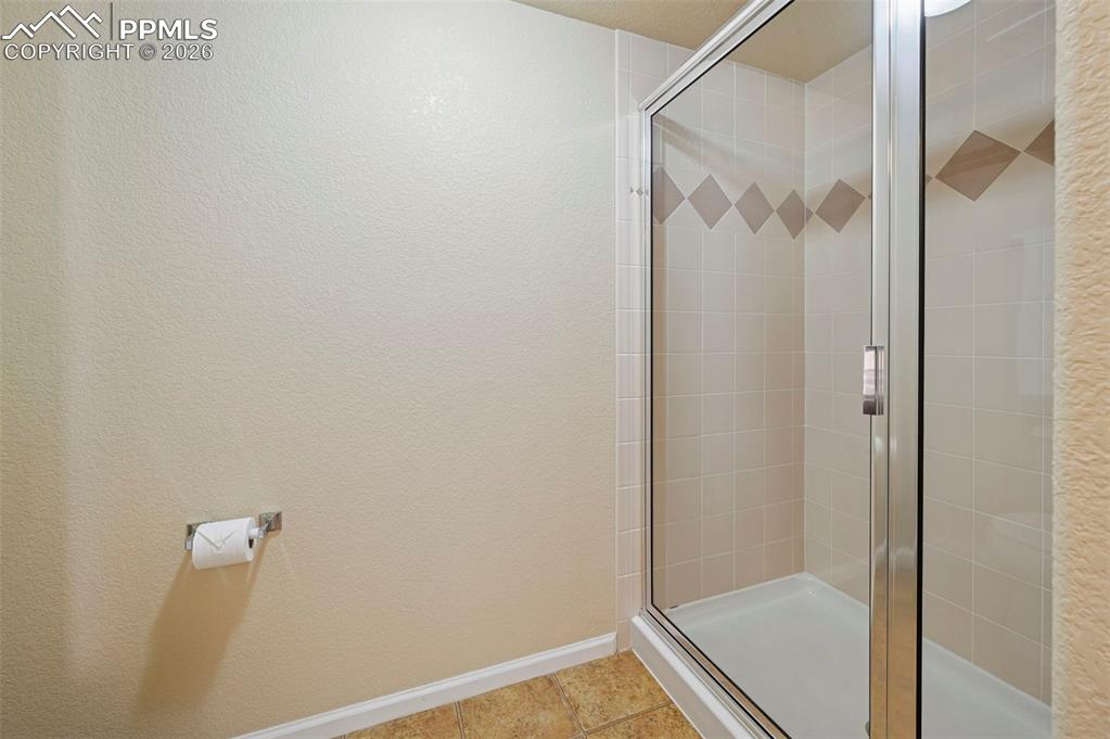 Image 26 of 45: Bathroom