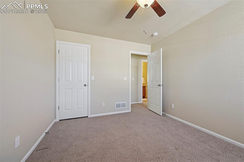 Image 29 of 45: Bedroom