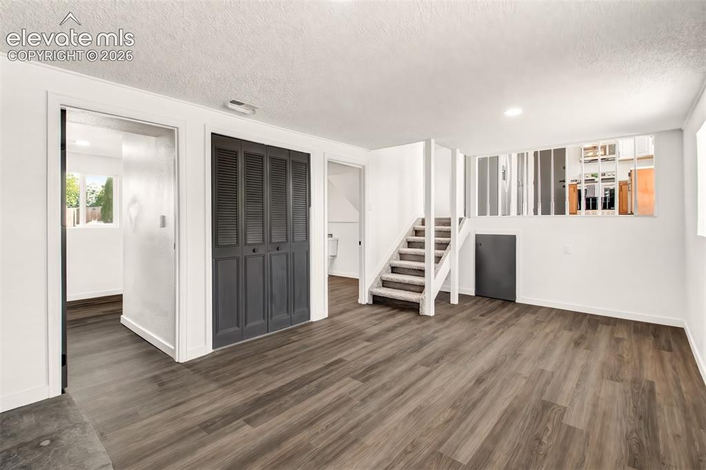 Image 20 of 25: Family Room