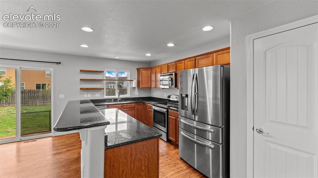 Image 13 of 41: Kitchen