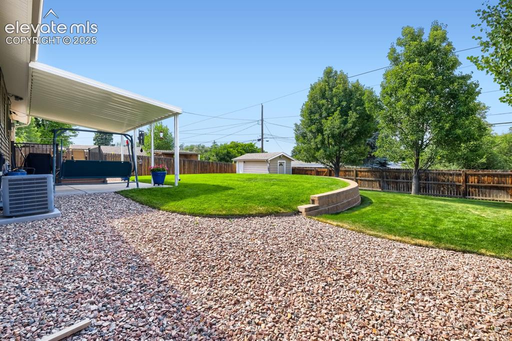 Image 16 of 29: Yard