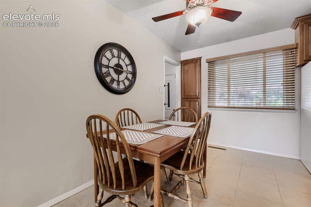 Image 7 of 29: Dining Area