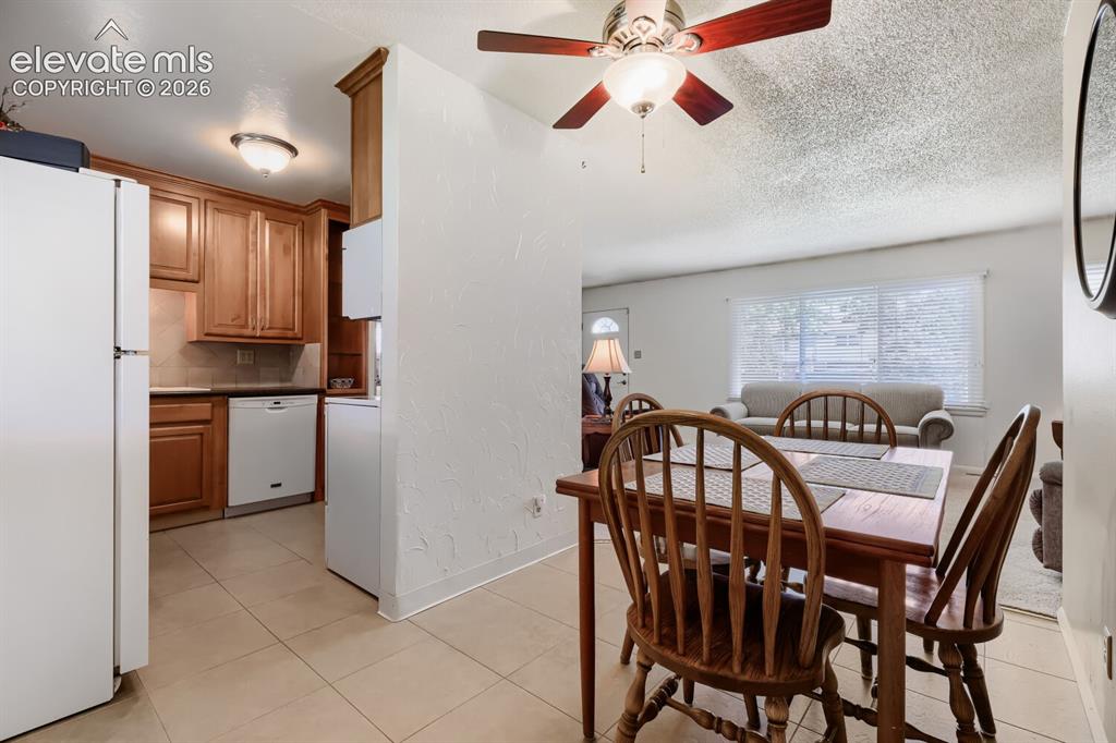 Image 8 of 29: Dining Area