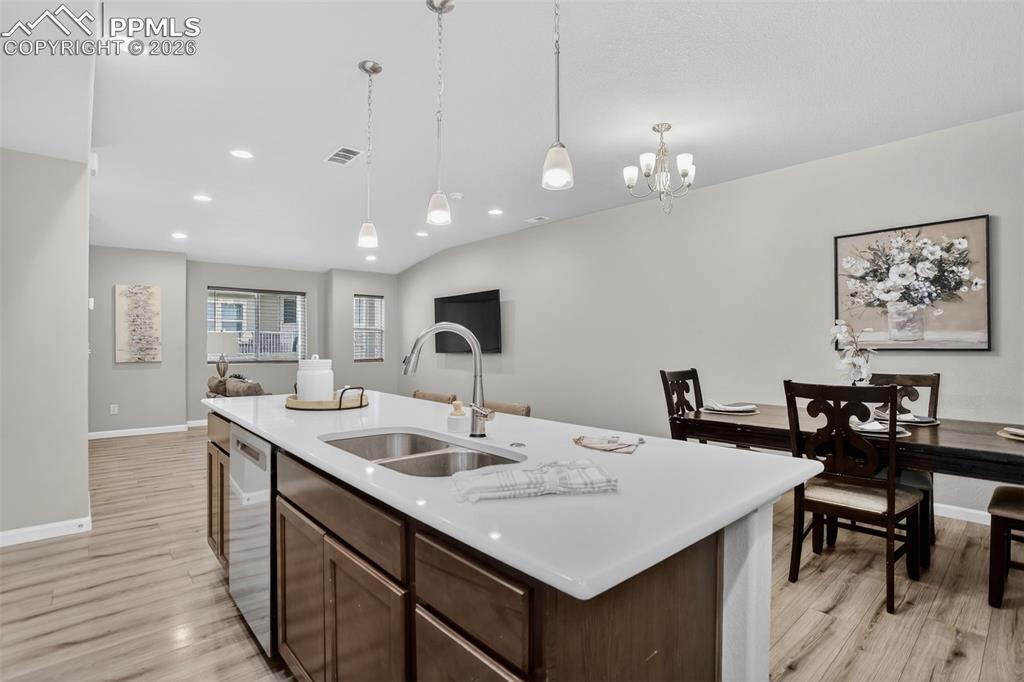 Image 12 of 33: Kitchen