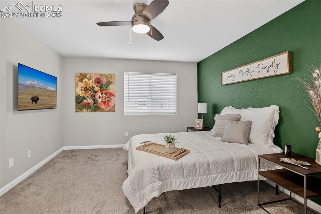 Image 17 of 33: Bedroom