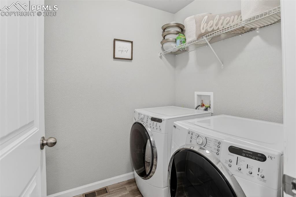 Image 21 of 33: Laundry