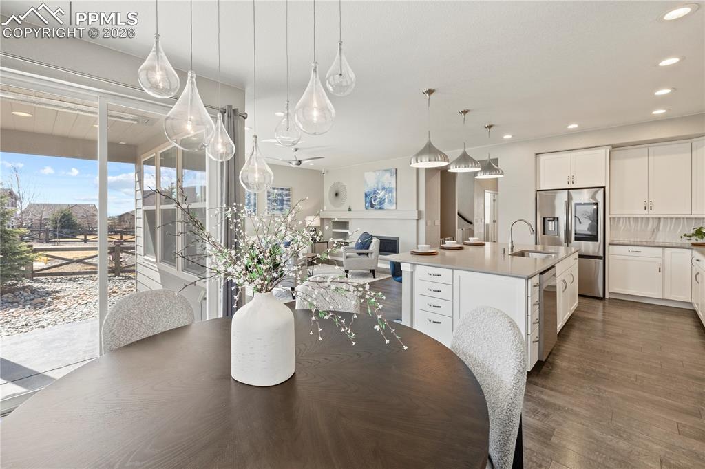 Image 12 of 50: Dining Area