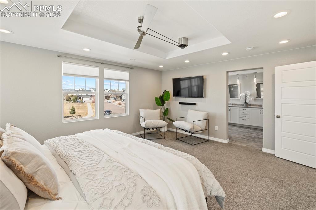 Image 22 of 50: Bedroom