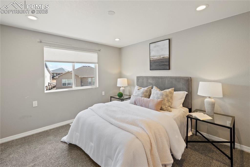 Image 29 of 50: Bedroom