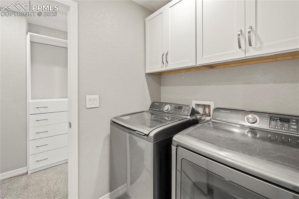 Image 37 of 50: Laundry