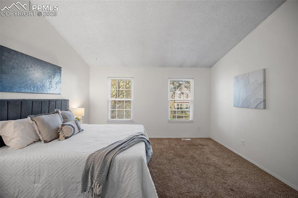 Image 12 of 28: Bedroom