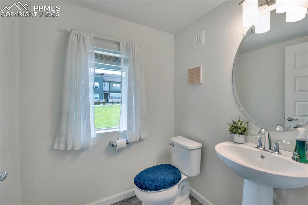Image 10 of 30: Bathroom