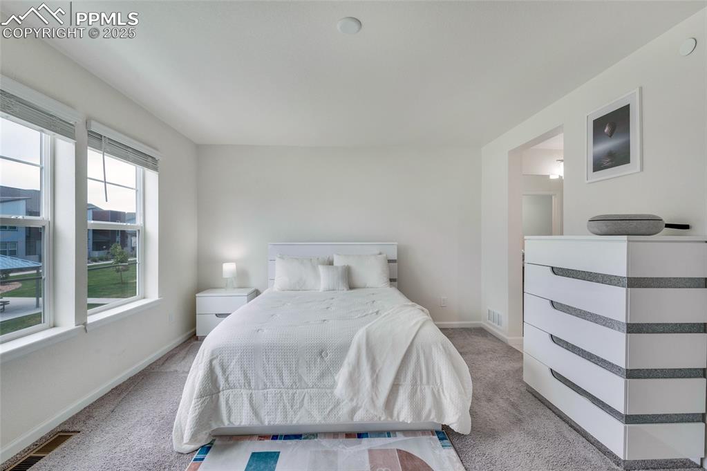 Image 11 of 30: Bedroom