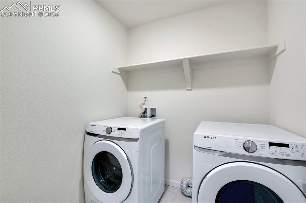 Image 18 of 30: Laundry
