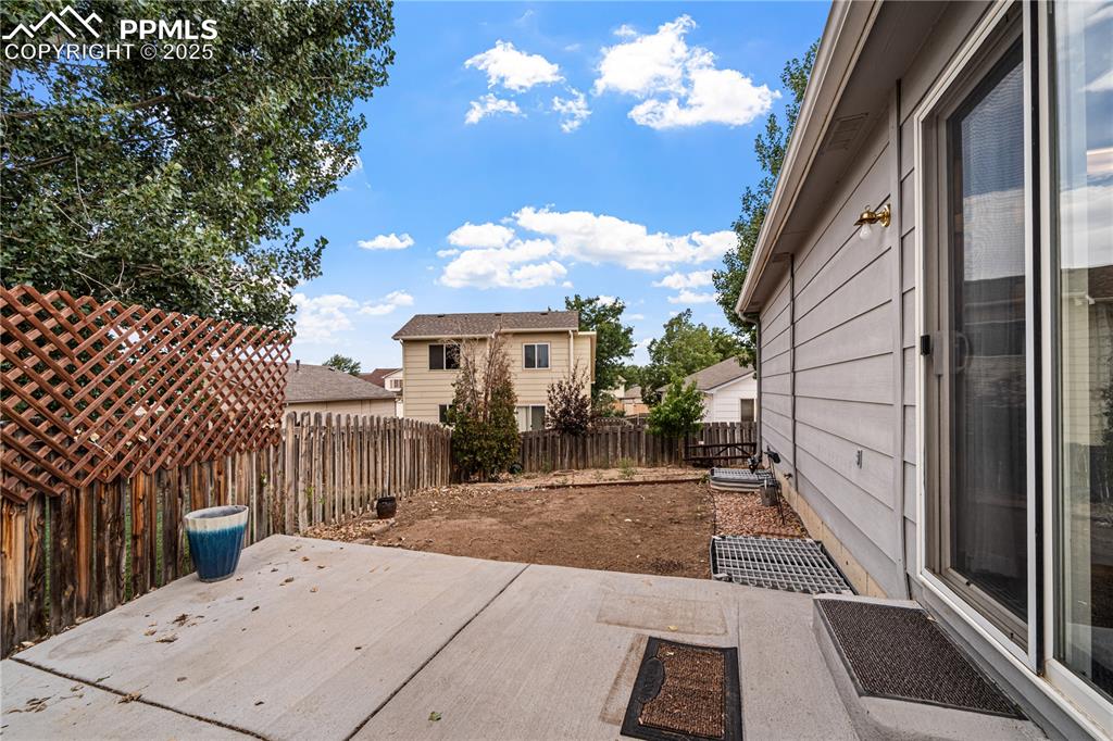 Image 22 of 28: Patio