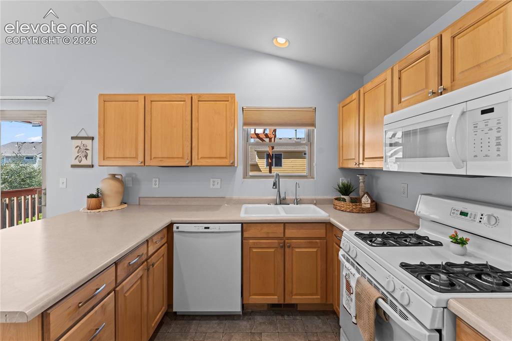 Image 13 of 42: Kitchen