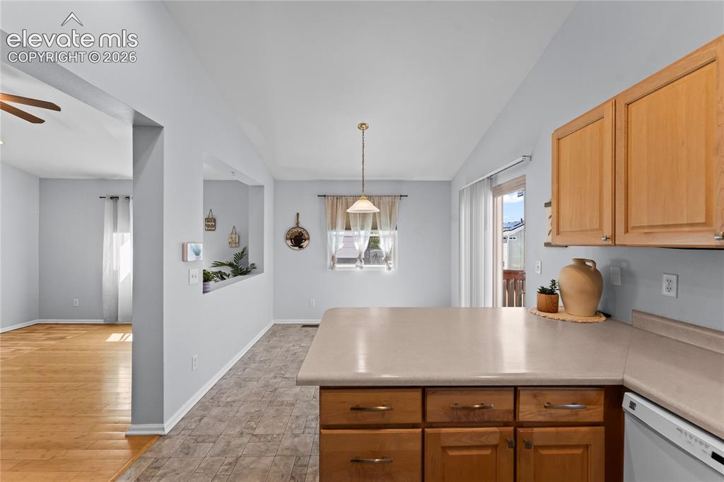 Image 16 of 42: Kitchen