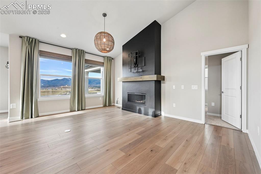 Image 16 of 50: Kitchen