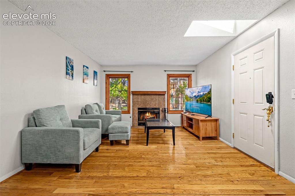 Image 9 of 18: Living Room