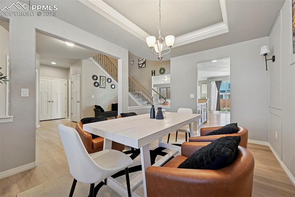 Image 10 of 37: Dining Area