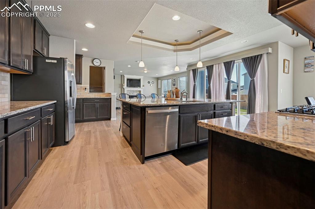 Image 16 of 37: Kitchen