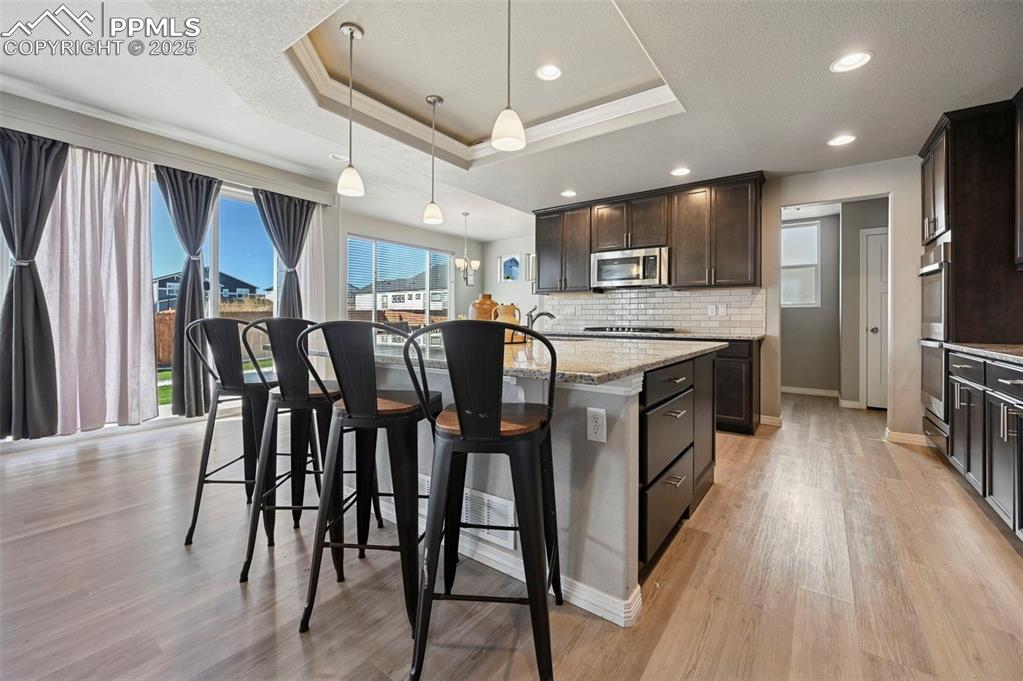 Image 17 of 37: Kitchen