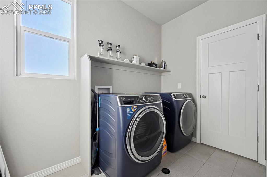 Image 22 of 37: Laundry