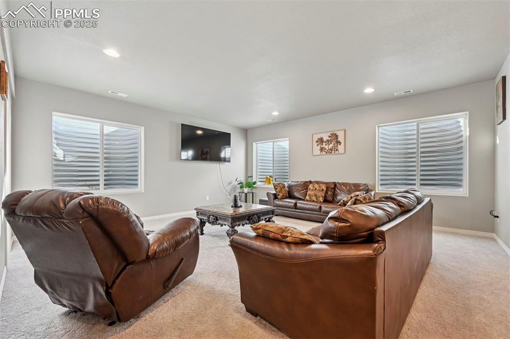 Image 36 of 37: Living Room