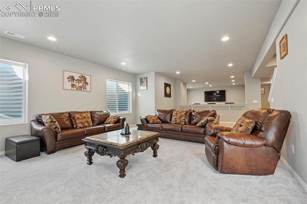 Image 37 of 37: Living Room