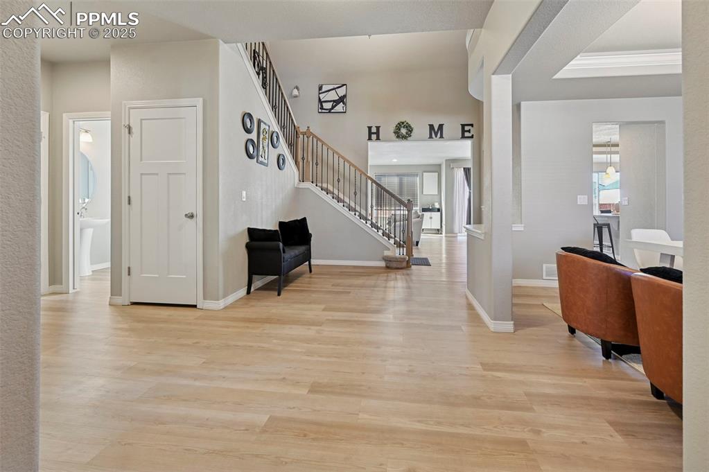 Image 6 of 37: Entry