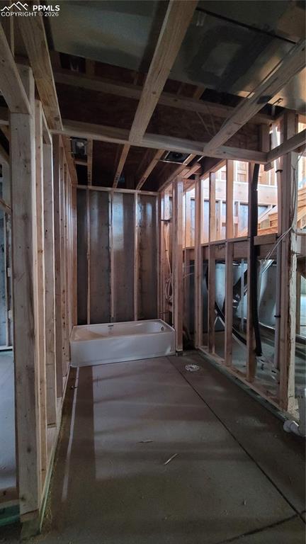 Image 18 of 22: Bedroom