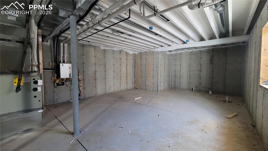 Image 19 of 22: Bathroom