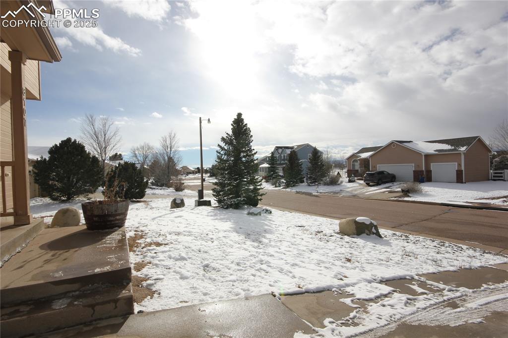 Image 28 of 32: Front of home (big lots)