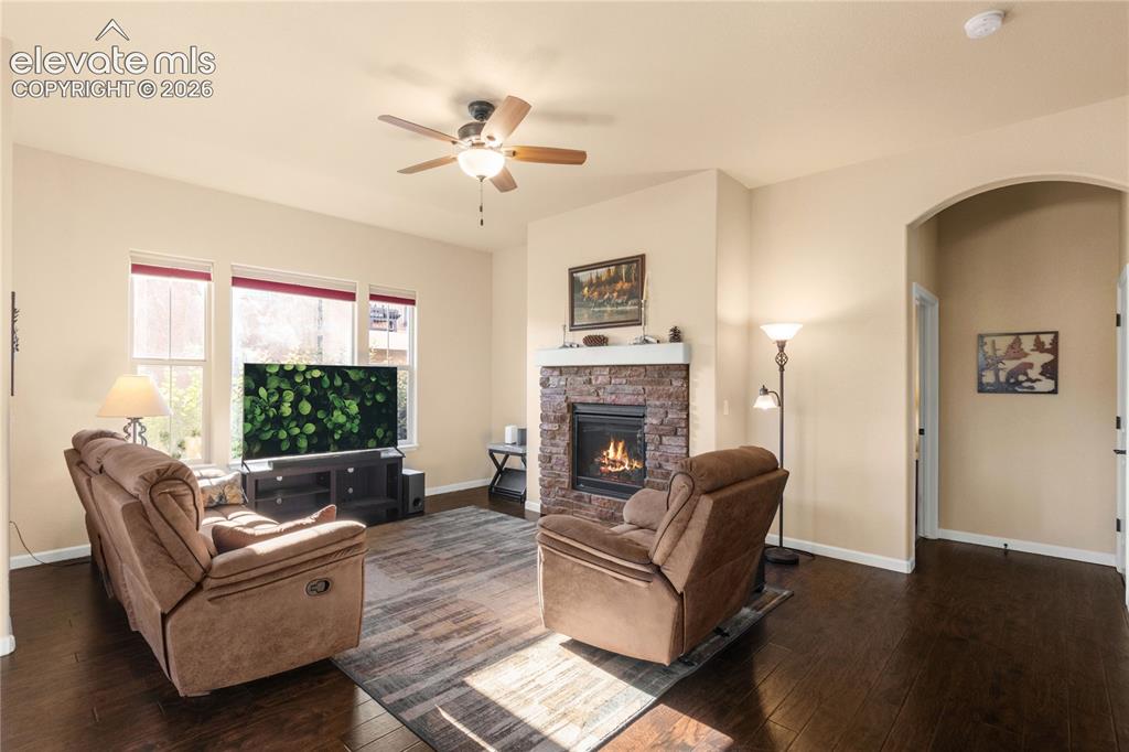 Image 7 of 33: 9 ft ceilings, gas fireplace and plenty of light