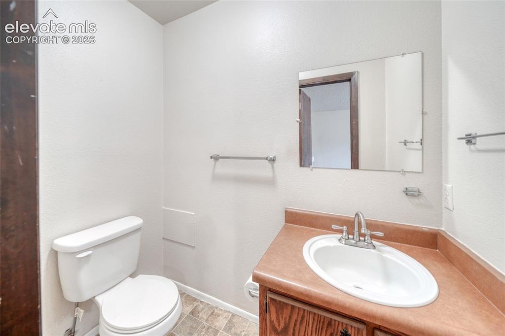 Image 6 of 50: Bathroom