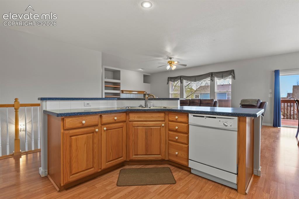 Image 11 of 45: Island with breakfast bar!