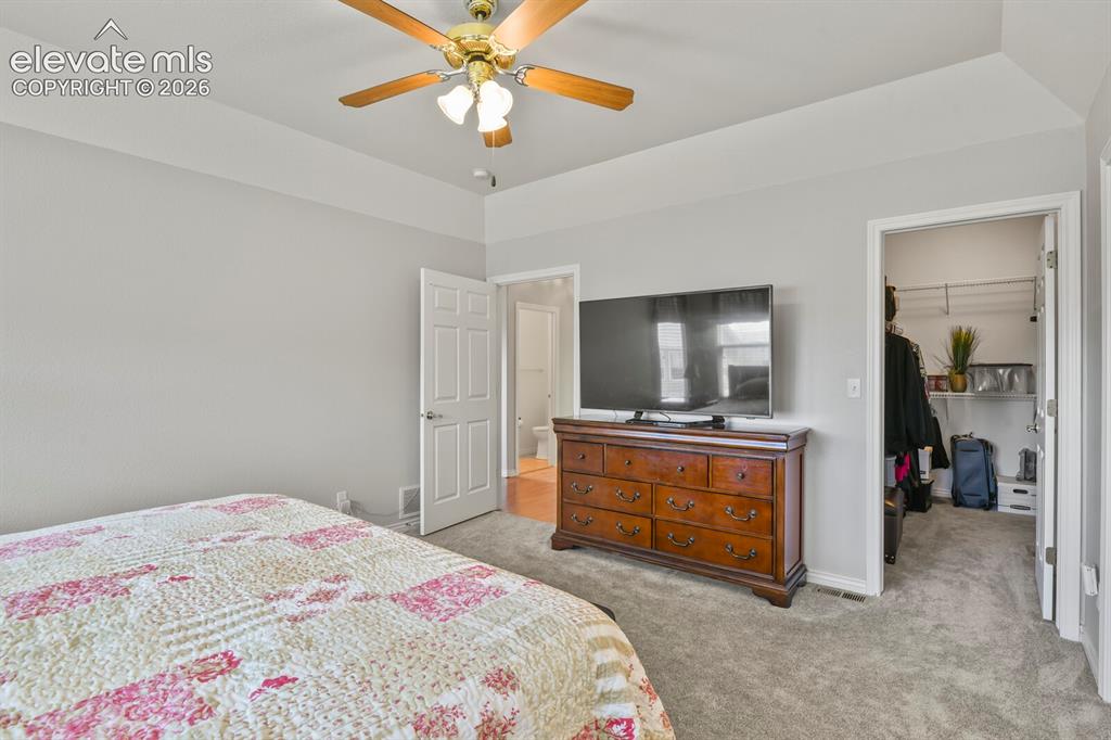 Image 17 of 45: Bedroom