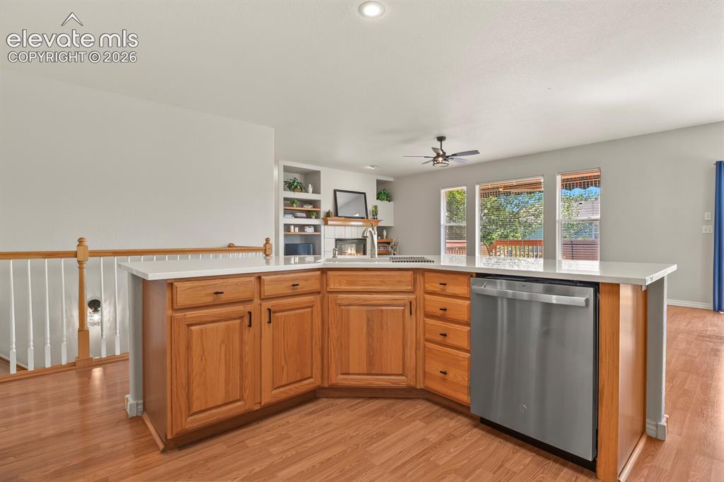 Image 19 of 50: Kitchen
