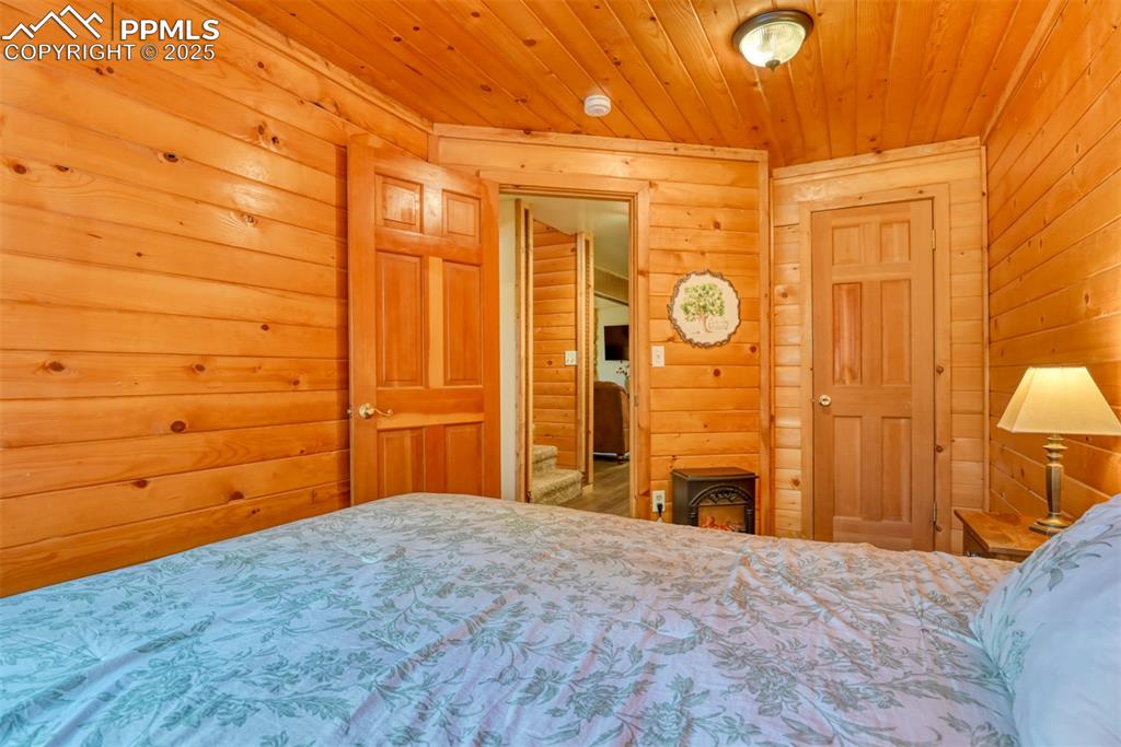 Image 29 of 38: Master Bedroom