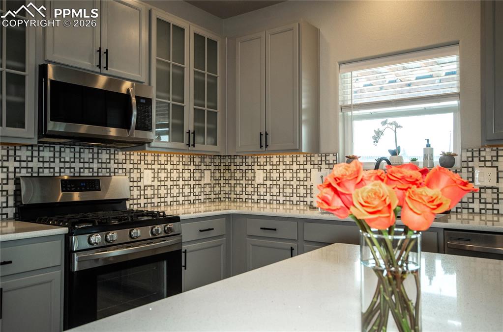 Image 16 of 44: Kitchen